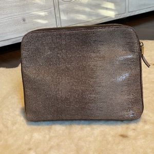 India Hicks Lizard Insider Clutch